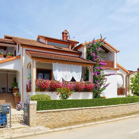 Apartments Exotica By Rent Istria Funtana Exterior photo